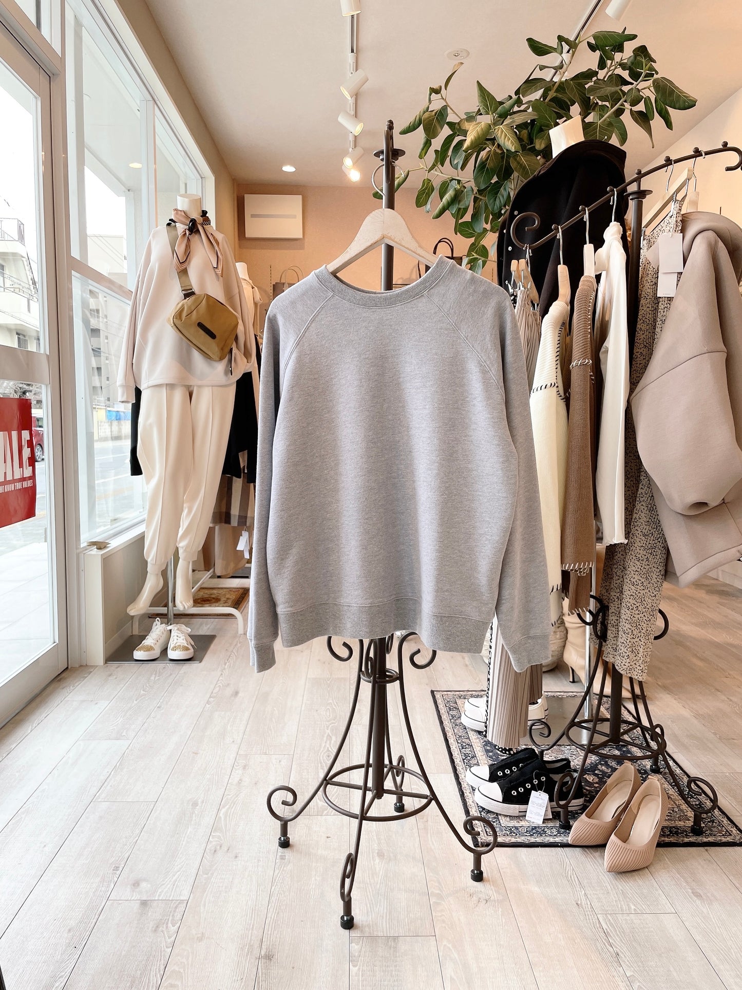【再再入荷からの残りわずか！】大人質感　前後2WAYラグランロゴスウェット